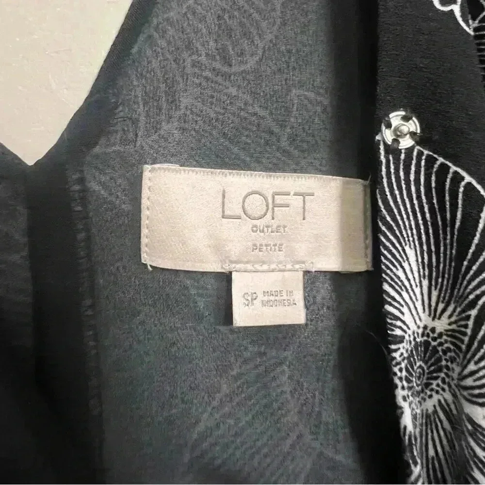 Loft Outlet Black & White Floral Romper - Size Small Petite - Picture 3 of 9